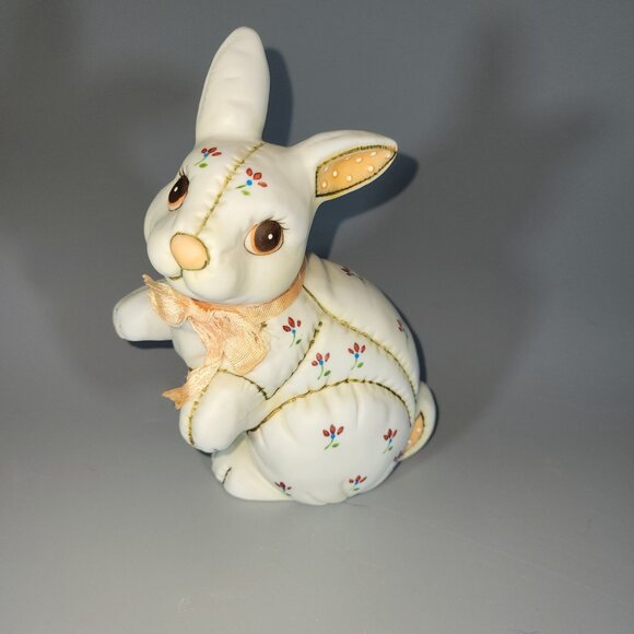 Charming Lefton Quilted Bunny Figurine Hand-Painted Ceramic Collectible Easter D - Picture 1 of 8